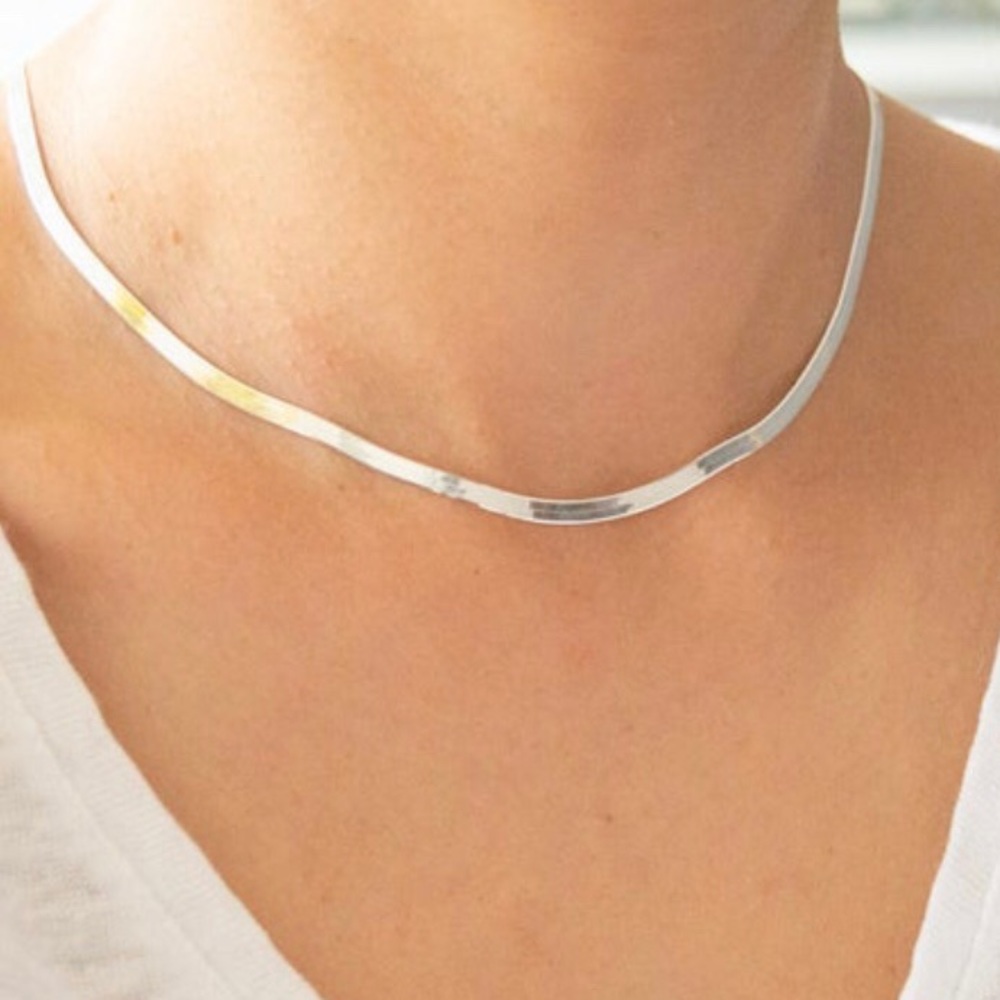 ✨✨Sterling Silver Snake Flat Necklace✨✨